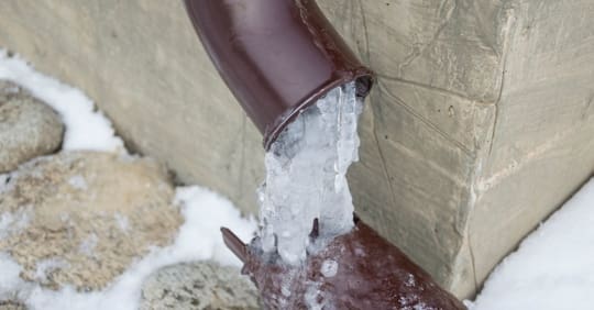 Winter Plumbing Woes: 7 Essential Tips to Prevent Frozen Pipes Post Thumbnail